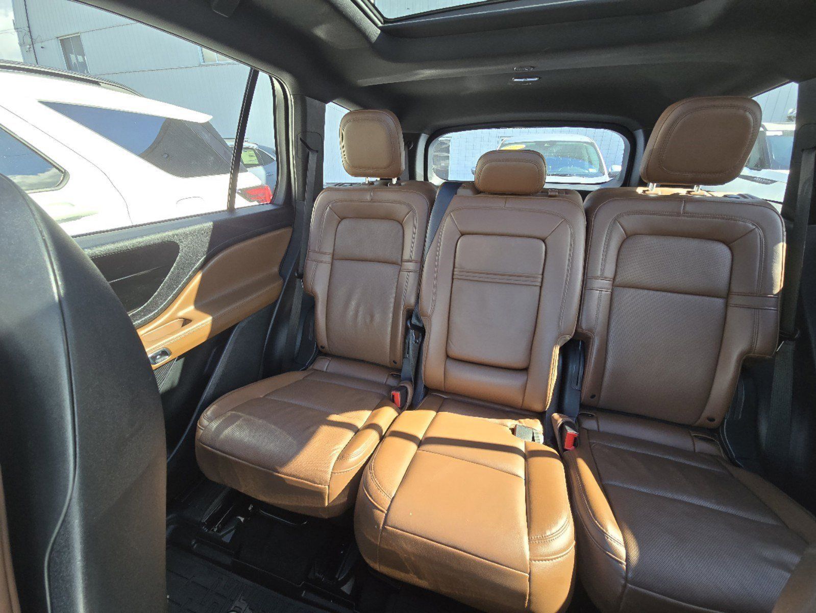 Used 2023 Lincoln Aviator Reserve w/ Elements Package Plus AWD/4WD image 17