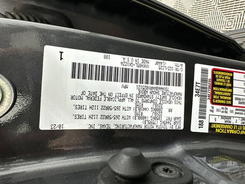 Used 2024 Toyota Sequoia Capstone AWD/4WD image 38
