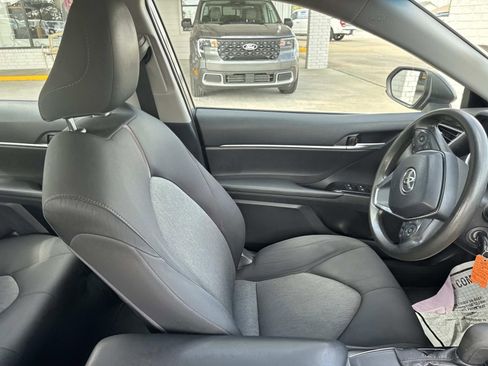 Used 2019 Toyota Camry SE image 10