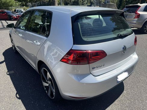 Used 2016 Volkswagen e-Golf SE FWD image 5