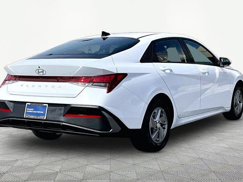 Used 2026 Hyundai Elantra SE w/ Cargo Package FWD image 3