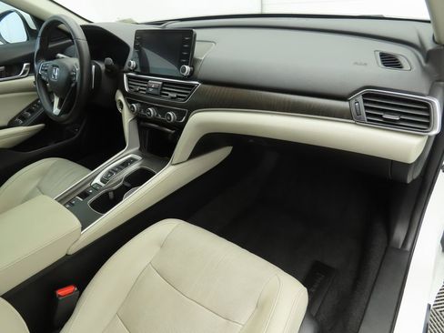 Certified 2021 Honda Accord Touring image 17