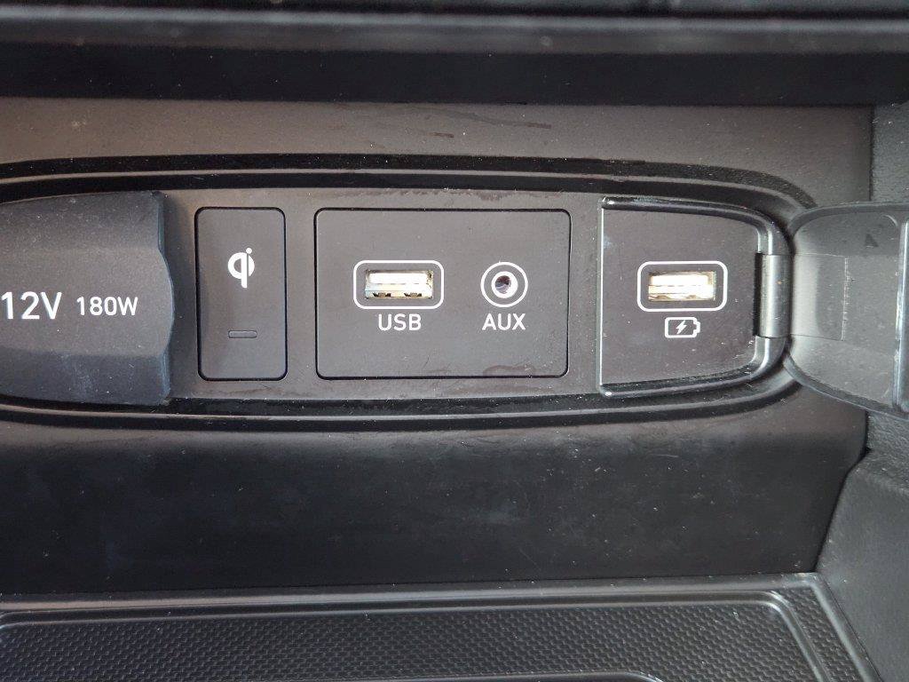 Used 2020 Hyundai Santa Fe Limited AWD/4WD image 15