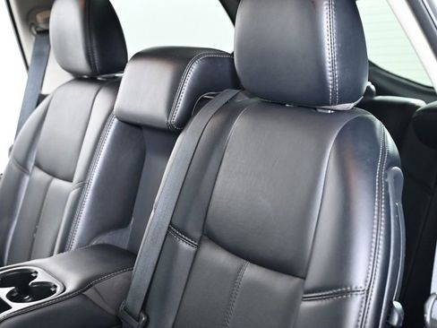 Used 2019 Nissan Pathfinder SL w/ SL Premium Package image 23