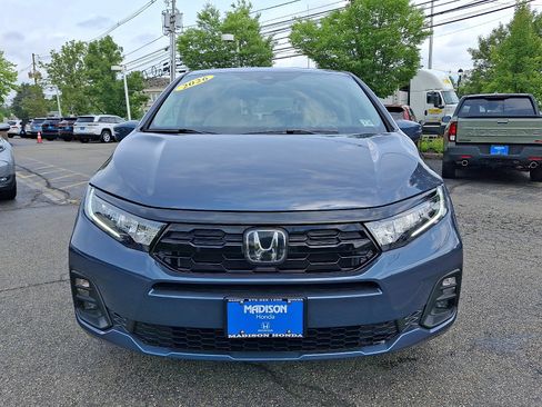 Used 2026 Honda Odyssey Touring image 2