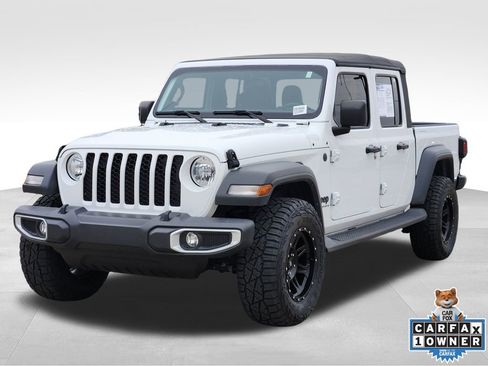 Used 2023 Jeep Gladiator Sport image 3