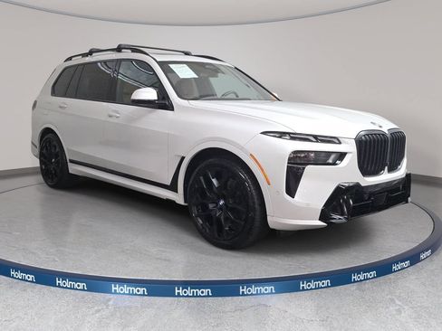 Used 2024 BMW X7 xDrive40i w/ Executive Package AWD/4WD image 3