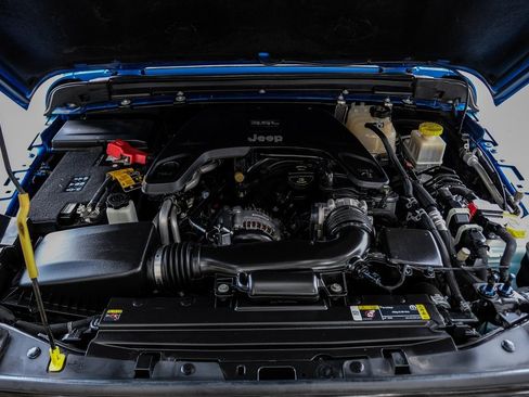 Used 2021 Jeep Gladiator Willys image 7