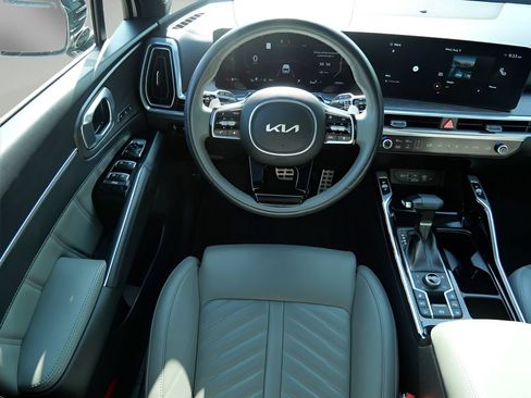 Used 2024 Kia Sorento SX Prestige w/ Sage Leather Package AWD/4WD image 13