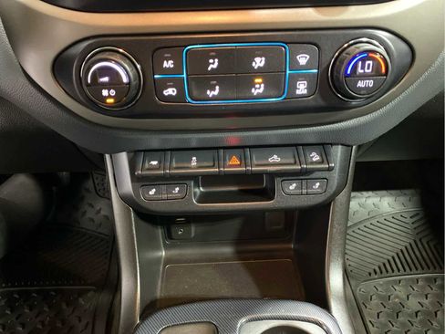 Used 2017 Chevrolet Colorado Z71 image 19