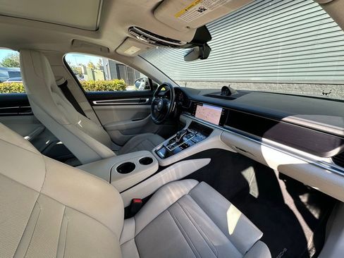 Used 2023 Porsche Panamera Platinum Edition image 41