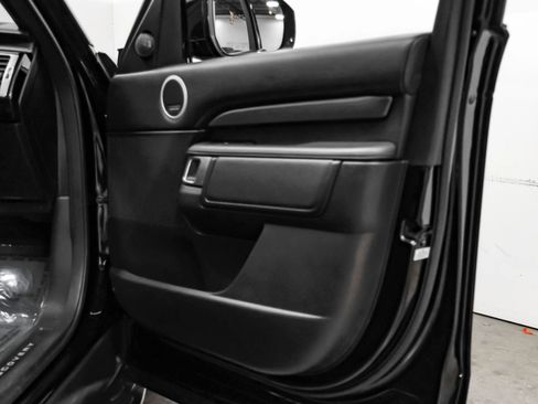 Used 2017 Land Rover Discovery HSE Luxury image 38