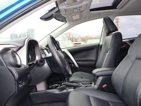 Used 2017 Toyota RAV4 Limited image 5