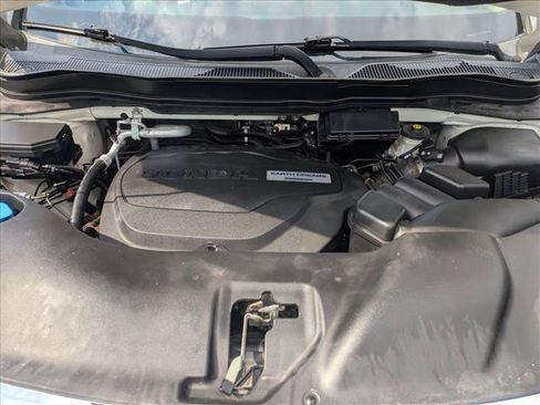 Certified 2017 Honda Pilot Touring image 21