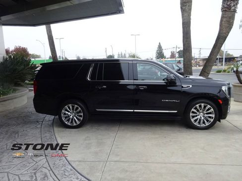 Used 2022 GMC Yukon XL Denali w/ Max Trailering Package image 9
