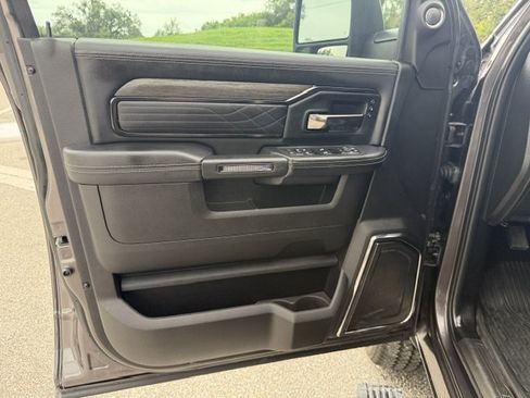 Used 2025 RAM 2500 Limited AWD/4WD image 10