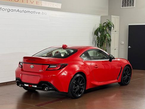 Used 2025 Toyota GR86 Premium w/ ALL Weather Mat Package (TMS) image 3