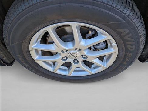 Used 2025 Chrysler Pacifica Select image 13