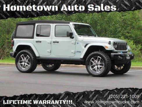 Used 2024 Jeep Wrangler Unlimited w/ Convenience Group AWD/4WD image 1