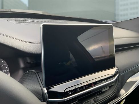 New 2026 Jeep Compass Limited image 25