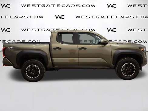 Used 2025 Toyota Tacoma TRD Off-Road image 5