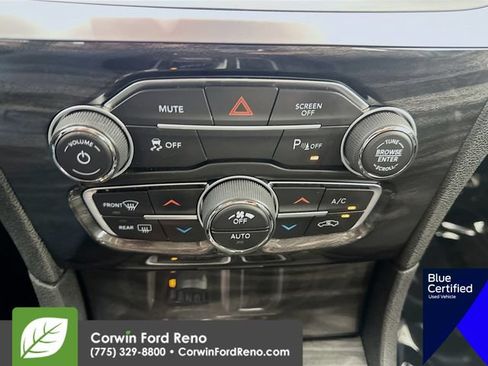 Used 2022 Chrysler 300 Touring L AWD/4WD image 18