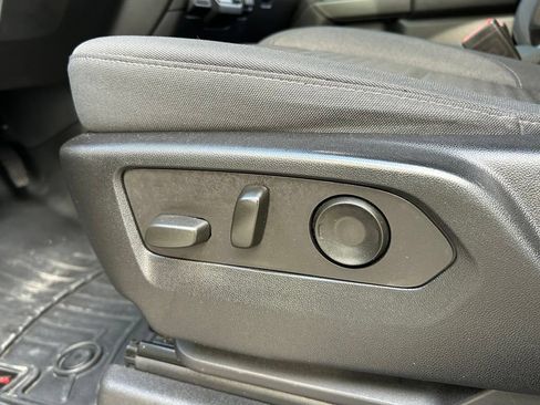 Used 2022 Chevrolet Silverado 1500 Custom RWD image 17