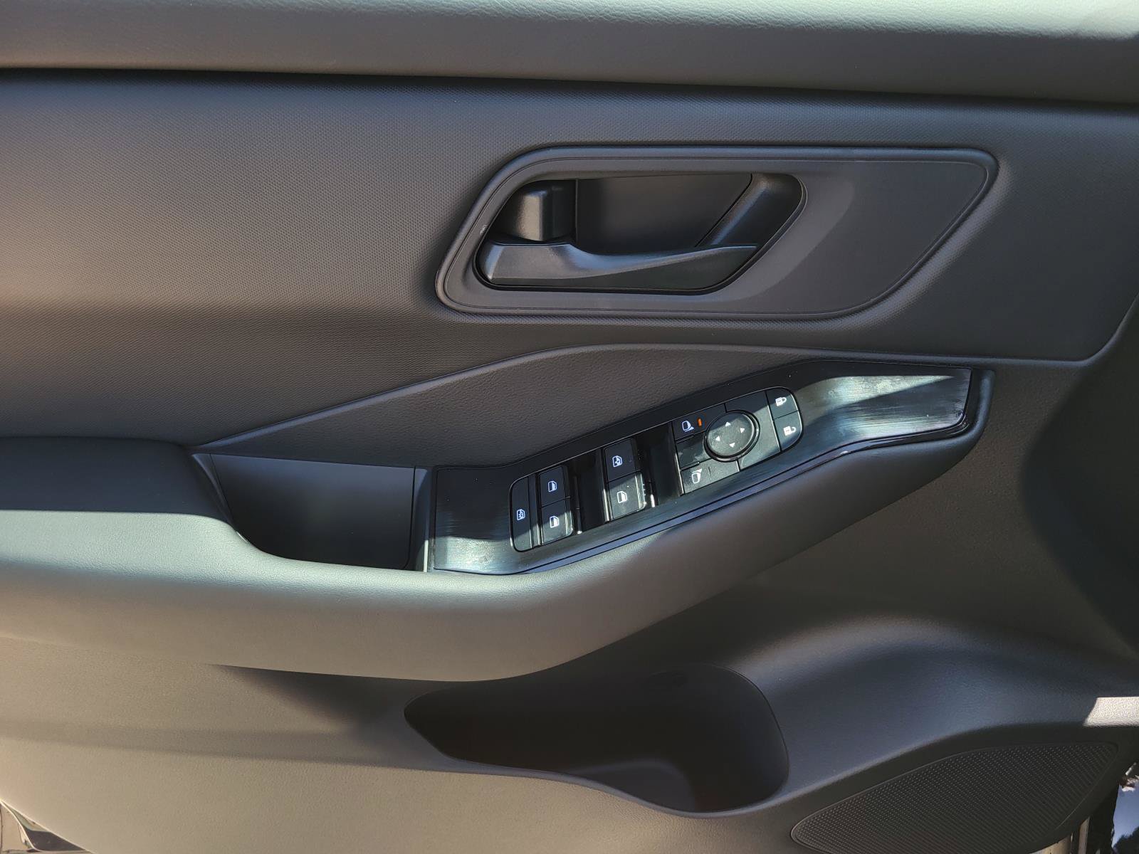 New 2026 Nissan Rogue S FWD image 15