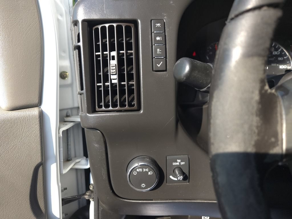 Used 2017 Chevrolet Express 3500 RWD image 18
