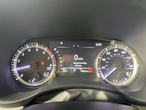 Used 2024 Toyota Highlander XLE AWD/4WD image 17