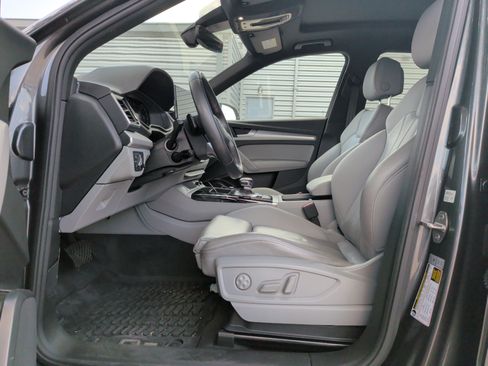 Used 2024 Audi Q5 2.0T Premium w/ Summer of Audi Package AWD/4WD image 16