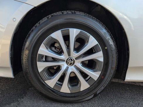 Used 2019 Toyota Prius LE image 14