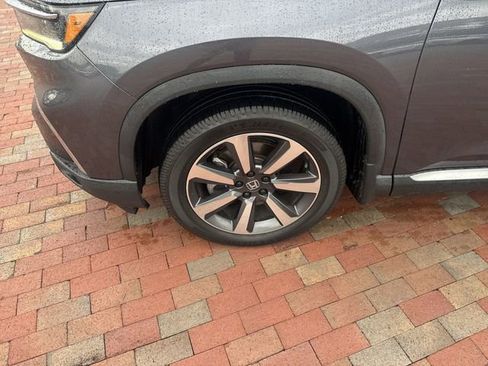Used 2023 Honda Pilot Elite image 2