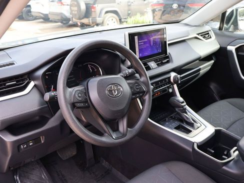 Used 2025 Toyota RAV4 XLE FWD image 20