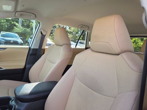 Certified 2025 Toyota RAV4 LE FWD image 24
