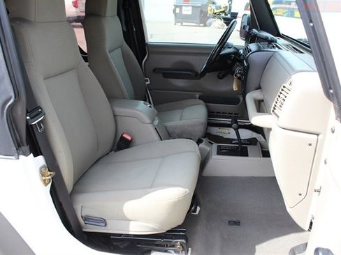 Used 2006 Jeep Wrangler Sport w/ 30" Tire & Wheel Group image 35