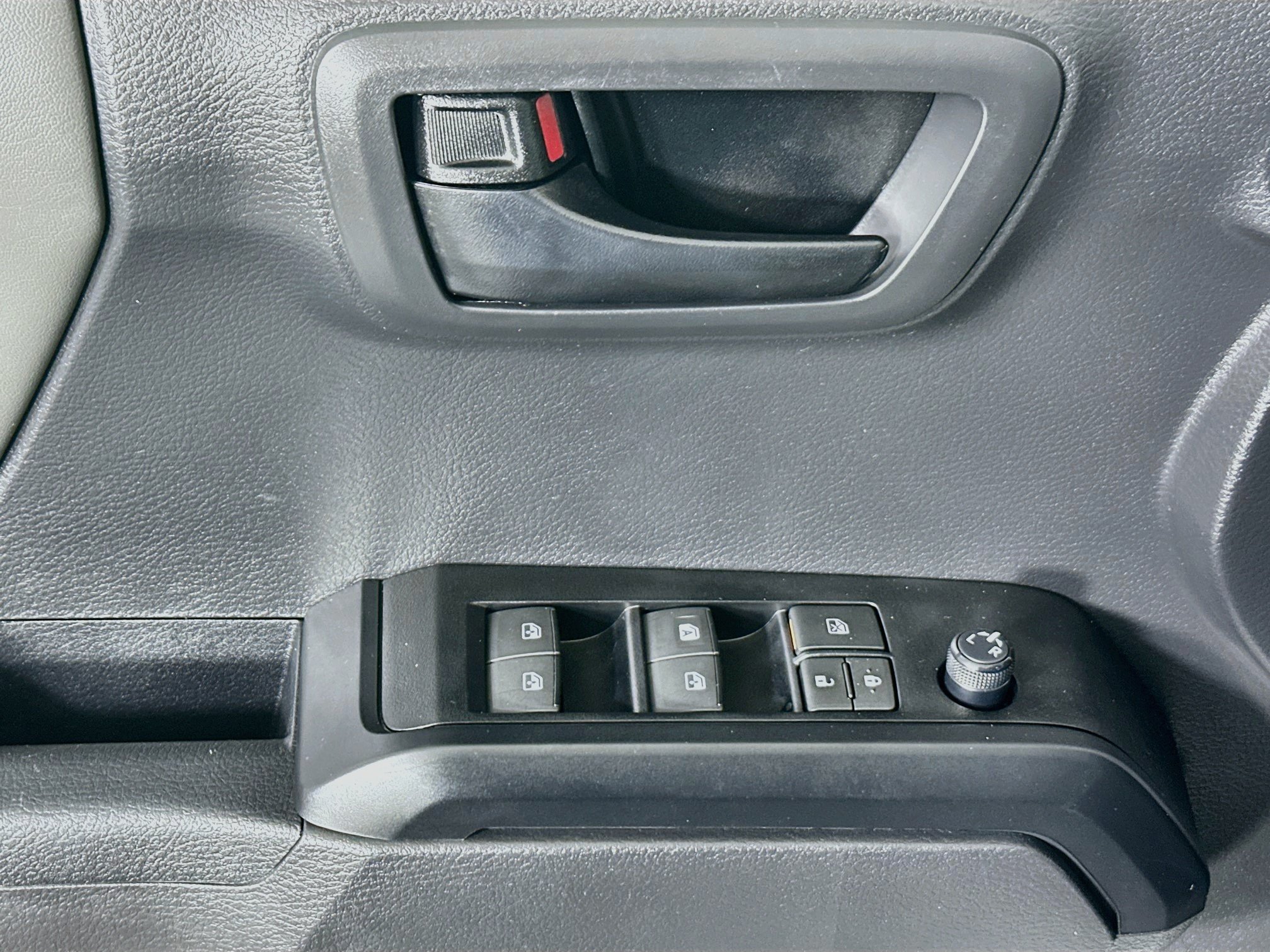 Certified 2023 Toyota Tacoma SR AWD/4WD image 14