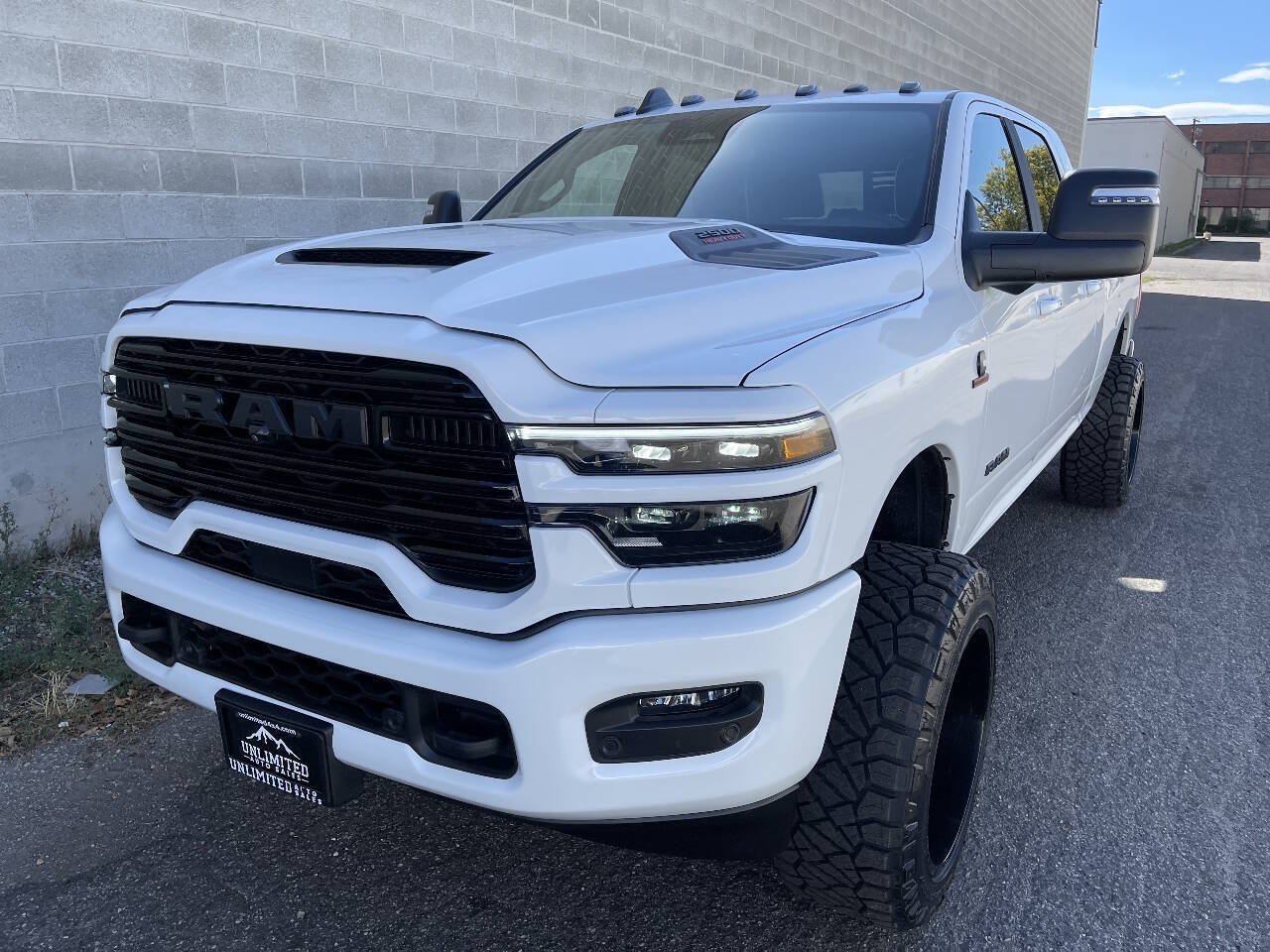 Used 2025 RAM 2500 Laramie w/ Night Edition AWD/4WD image 6