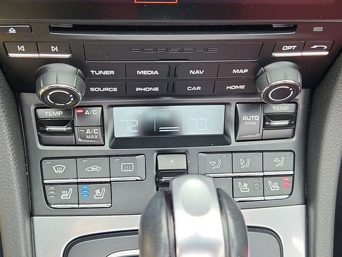 Used 2019 Porsche 718 Boxster S image 13