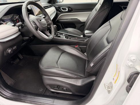 Used 2025 Jeep Compass Limited AWD/4WD image 12