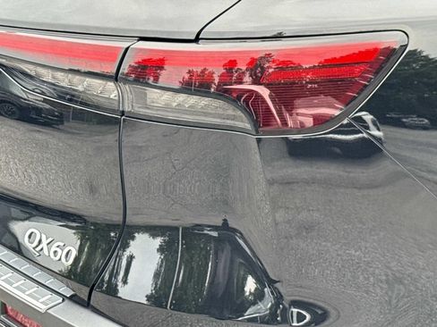 Used 2023 INFINITI QX60 Sensory w/ Vision Package AWD/4WD image 29