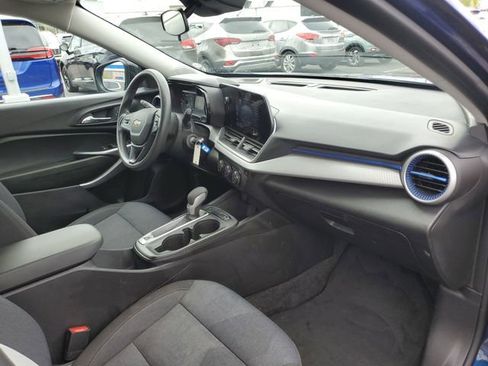 Used 2024 Chevrolet Trax LS w/ LS Convenience Package FWD image 21