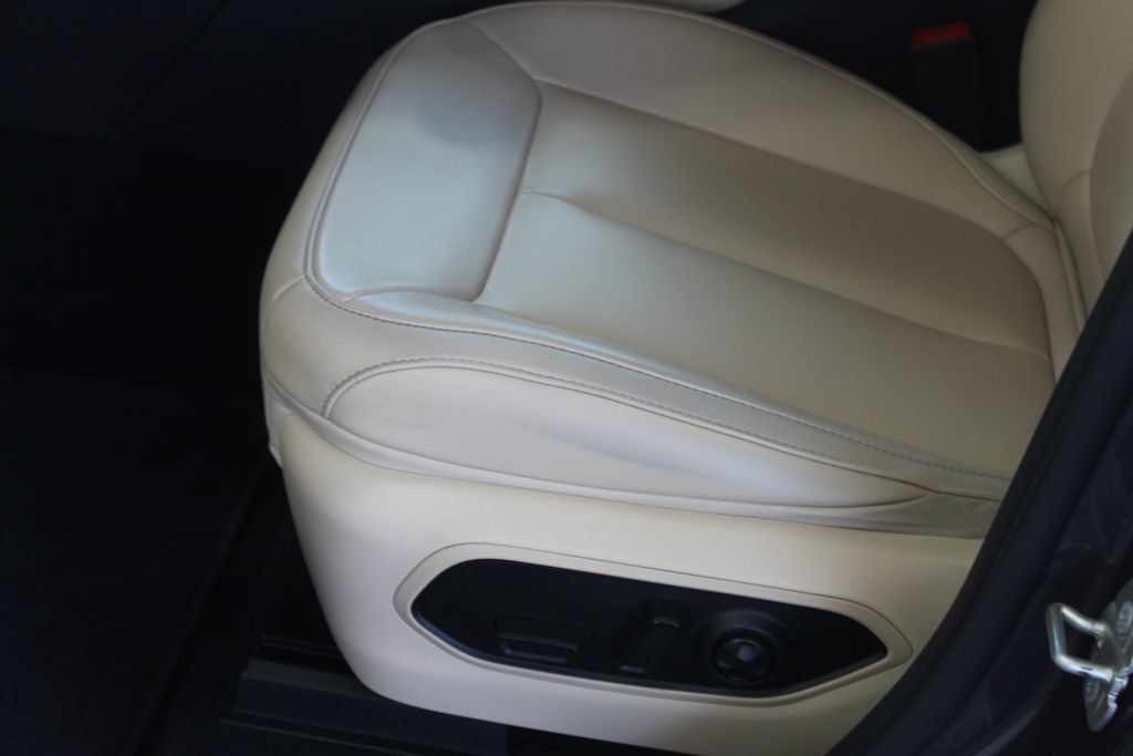 Used 2024 Jeep Grand Cherokee Limited RWD image 30