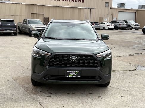 Used 2023 Toyota Corolla Cross LE image 2