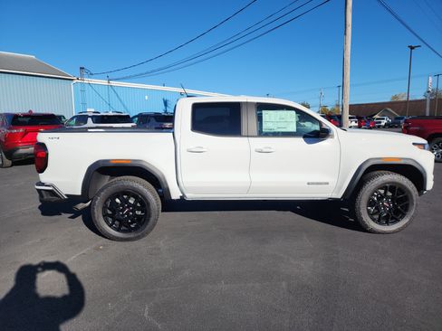 New 2025 GMC Canyon Elevation w/ Convenience Package image 9