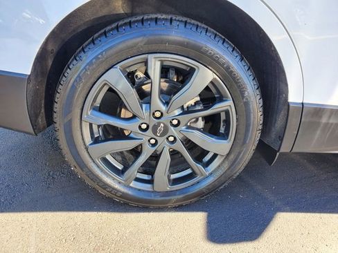 Certified 2022 Chevrolet Equinox RS w/ LPO, Floor Liner Package image 9