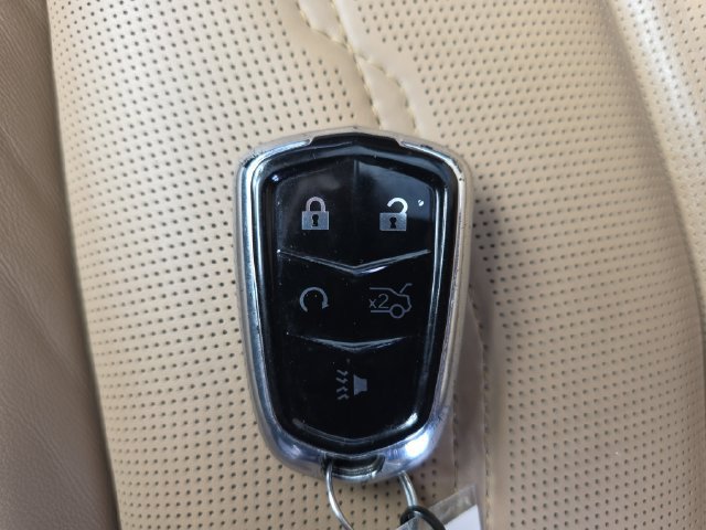 Used 2017 Cadillac XT5 Platinum AWD/4WD image 35