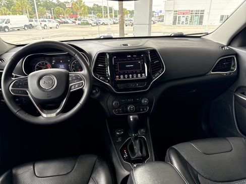 Used 2022 Jeep Cherokee Limited w/ Elite Package AWD/4WD image 29