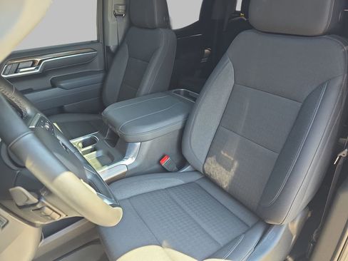 Used 2025 Chevrolet Silverado 1500 LT Trail Boss w/ Convenience Package II AWD/4WD image 14