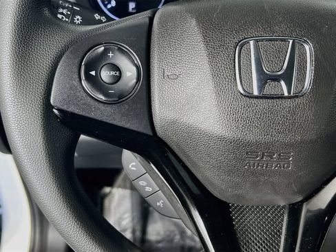 Used 2019 Honda HR-V LX image 17